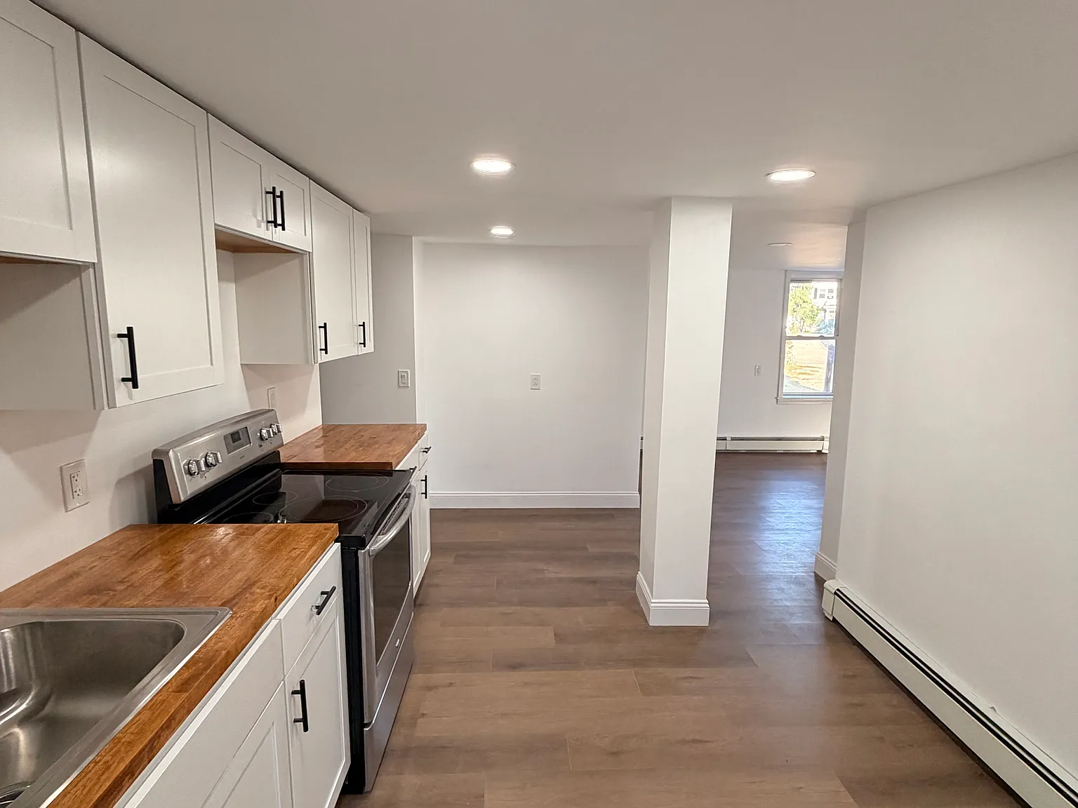 2 bed, 926 sqft, $2,000 — Photo 1