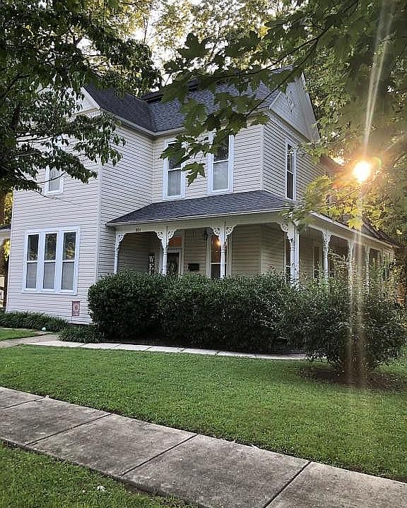 1st image of 504 Oak Ave