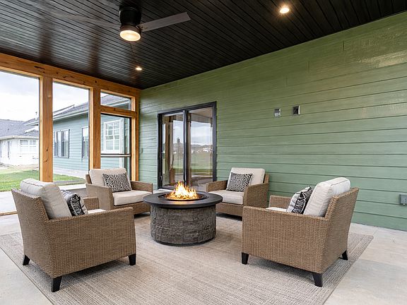 3rd image of 3235 Bella Terra Rd NE
