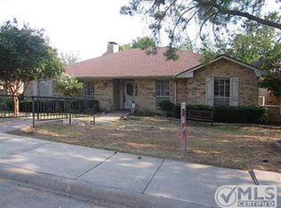 1824 Green Ridge Ct, Carrollton, TX 75007