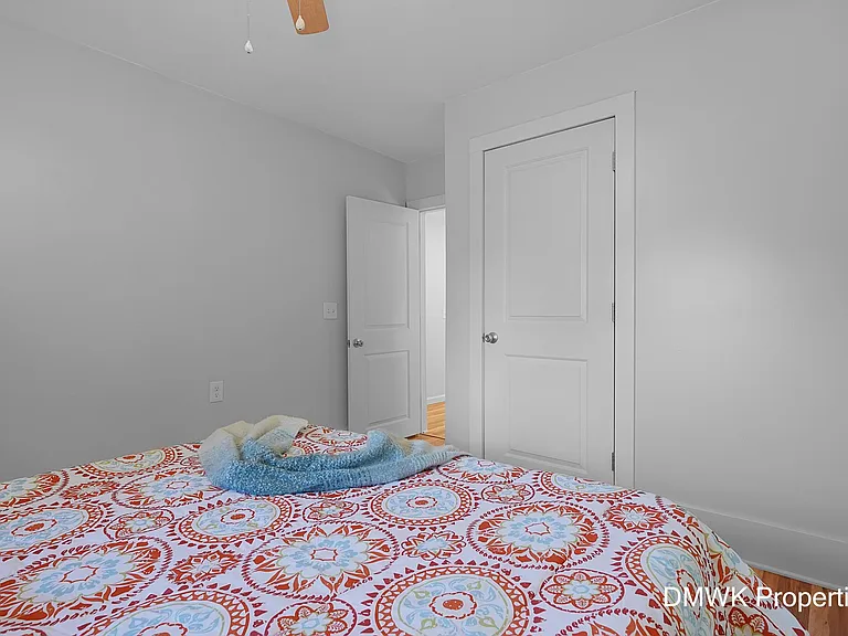 Upper Level - 2nd Bedroom