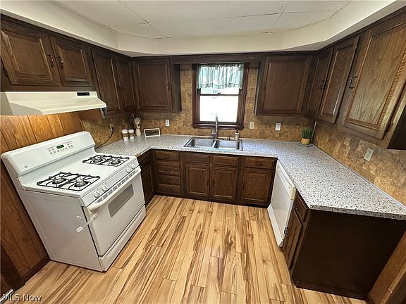 4th image of 250 Bane Ave