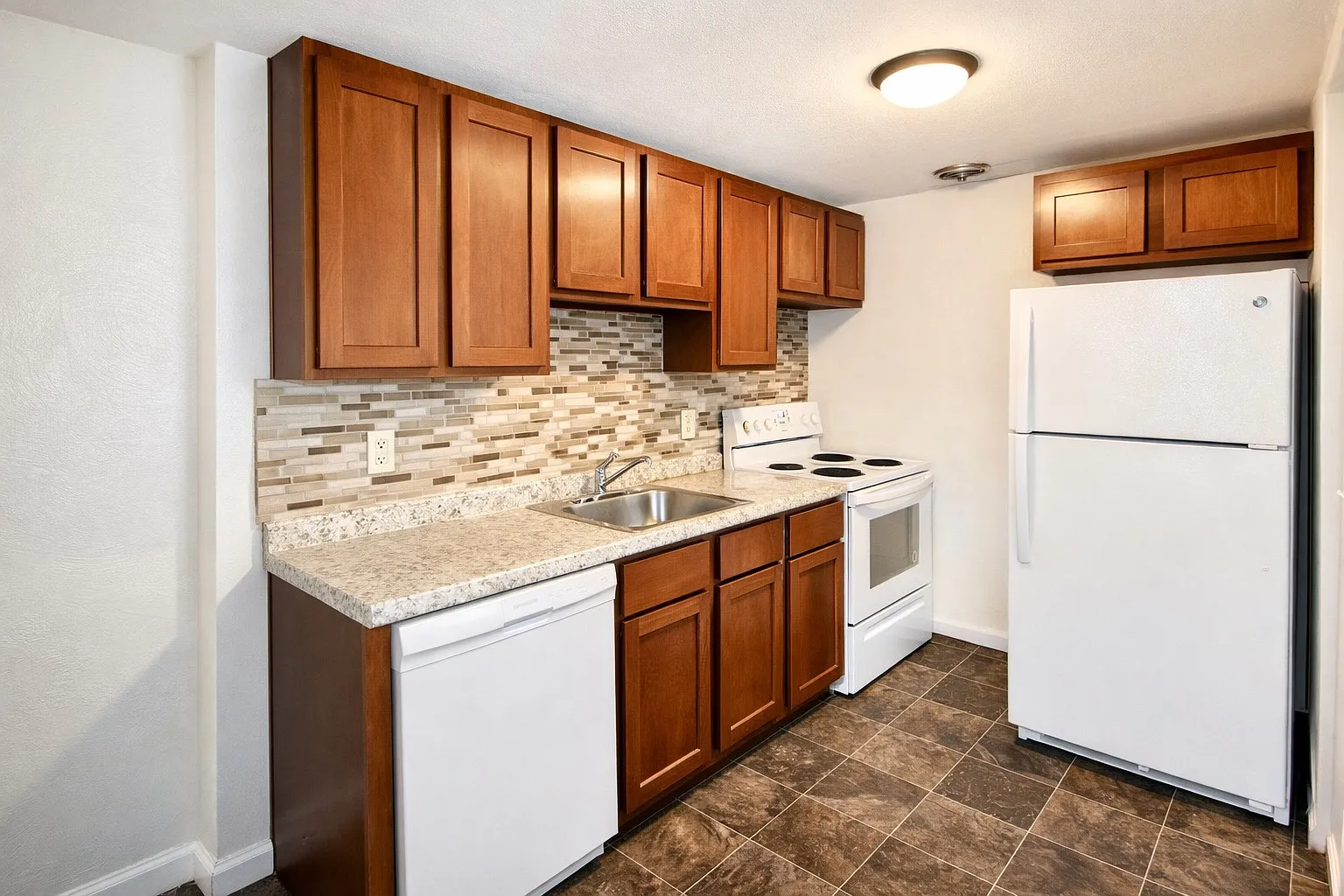 1 bed, 610 sqft, $825 — Photo 2