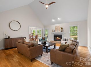 113 Laura Trce, Hendersonville, NC 28792