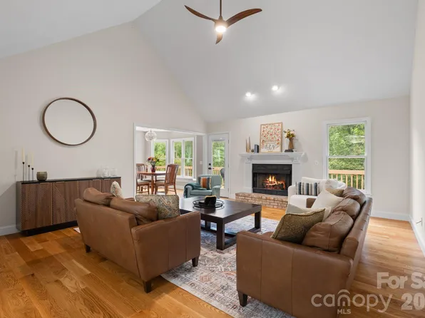 113 Laura Trce, Hendersonville, NC 28792