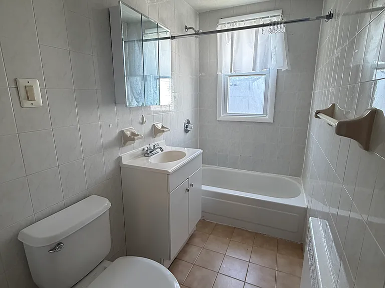 1211 63rd St #9 — Photo 2
