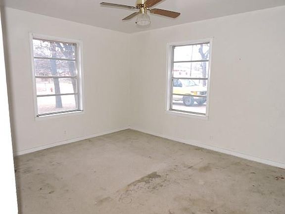 5th image of 3005 Edith Ln