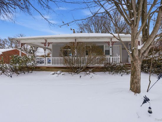 19061 Veronica Ave, Eastpointe, MI 48021