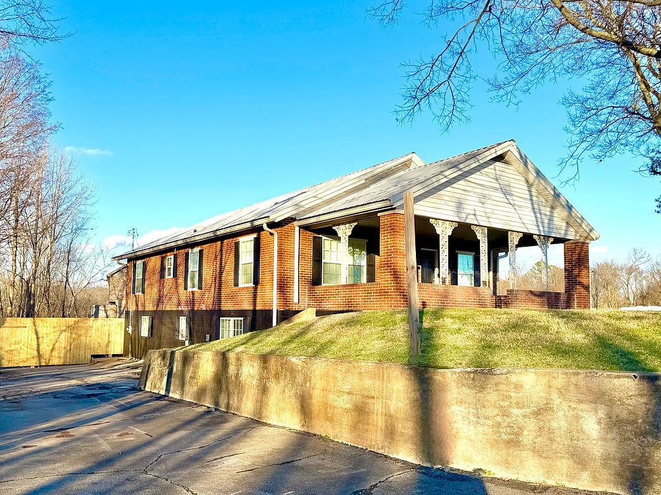 1st image of 917 Sinclair Dr #B