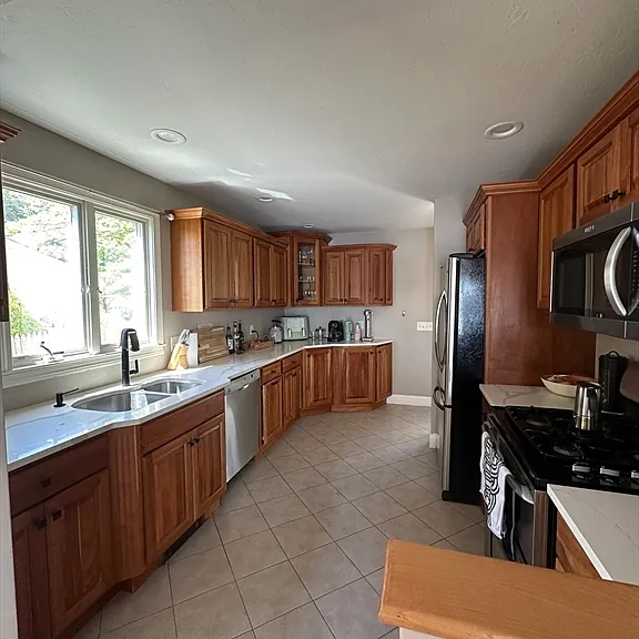 311 Bridle Path — Photo 5