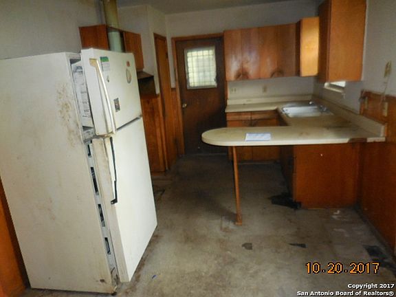 5th image of 5038 Benham Dr