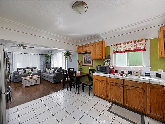 4th image of 643 Elm Ave