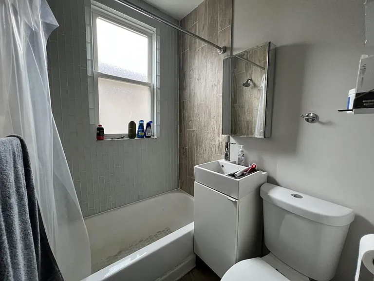 1925 N Albany Ave #3R — Photo 6