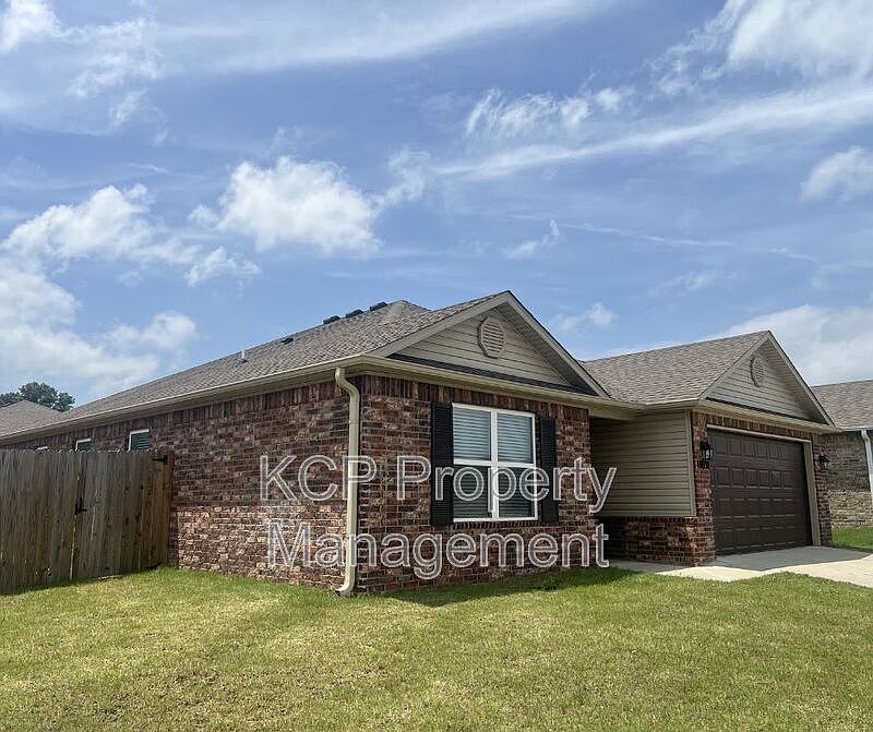 1st image of 10632 Pine Way