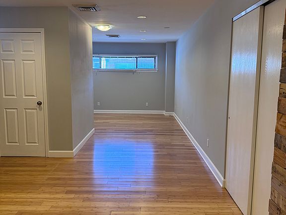4th image of 3277 Ivanhoe Ave