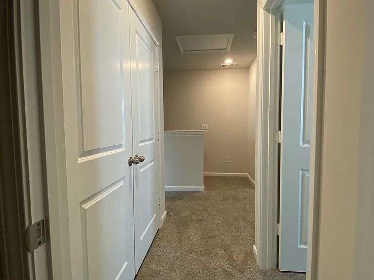 105 Lowland Dr — Photo 16