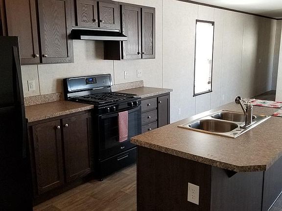 2nd image of 1023 N 9th St Trlr 23