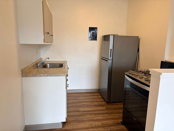 3rd image of 12072 Cole St APT 8