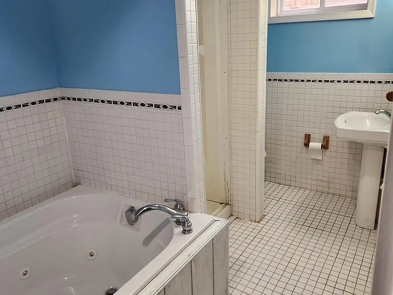 7035 Bradley Cir — Photo 12