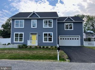 704 Londontown Rd, Edgewater, MD 21037