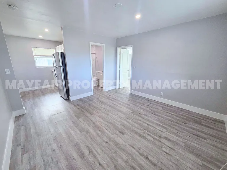 225 Iowa Ave #4D — Photo 4
