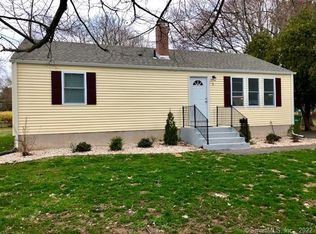 9 N Circle Dr, Windsor Locks, CT 06096