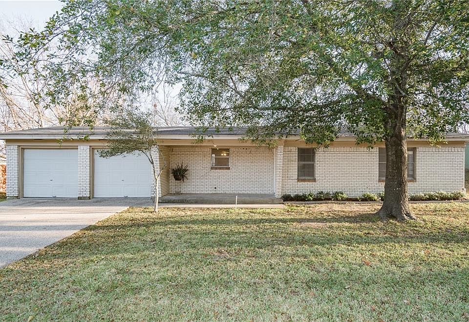 1st image of 119 E Dawn Dr