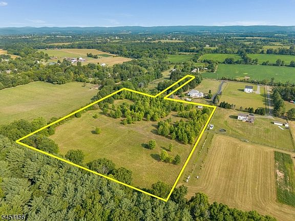 4th image of 549 Oak Grove Road