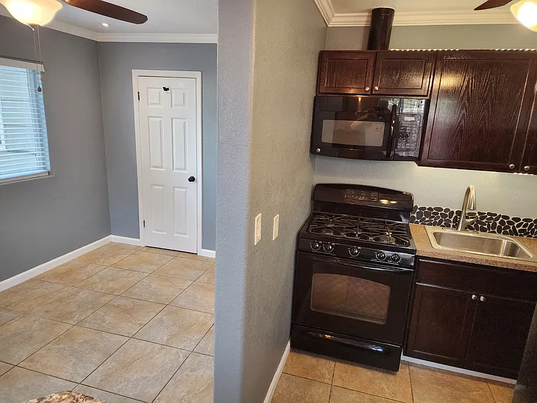 711-21 S Pine St #711 — Photo 15