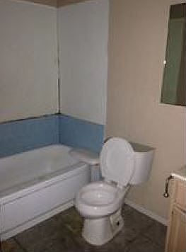 2nd image of 1624 W Bedford St
