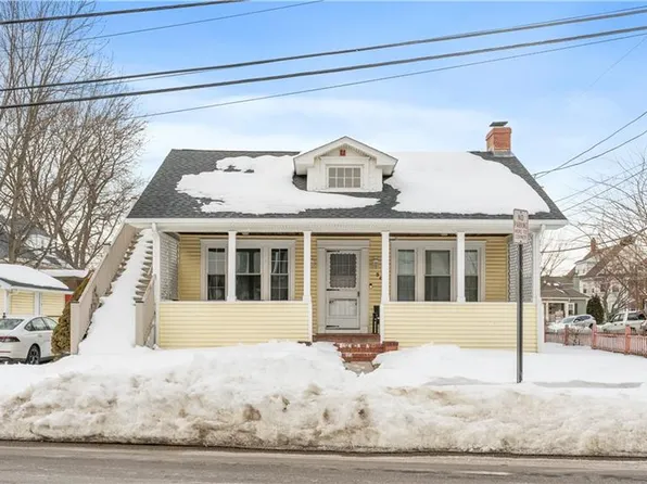 363 Pontiac Ave, Cranston, RI 02910