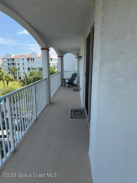 3 bed, 2.0 bath, 2348 sqft, $2,900 — Photo 2