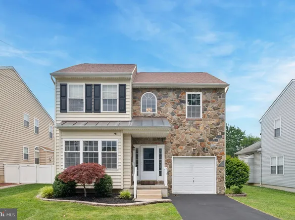 212 Sycamore Ave, Folsom, PA 19033