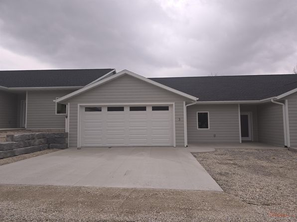 709 Washington St #3, Decorah, IA 52101