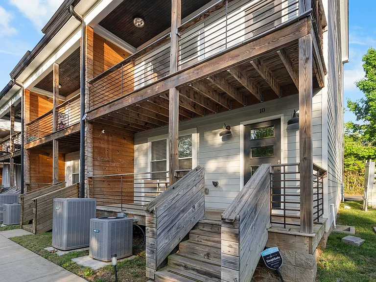 849 Cherokee Ave #10 — Photo 3