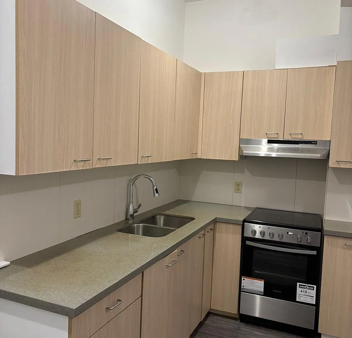 2 bed, $2,400 — Photo 2