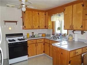 4th image of 22 Brookside Dr