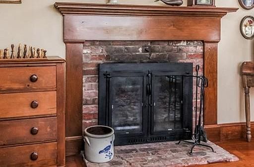 4th image of 293 Granite St