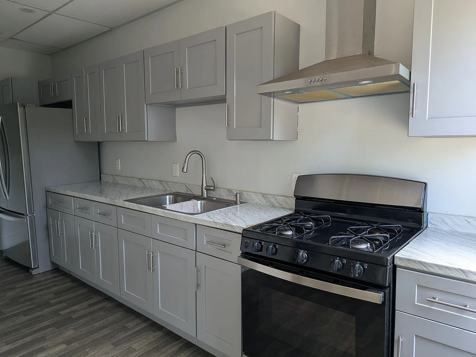 4 bed, 1696 sqft, $3,200 — Photo 2