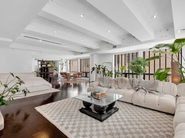 334 Grand Street image 11 of 24