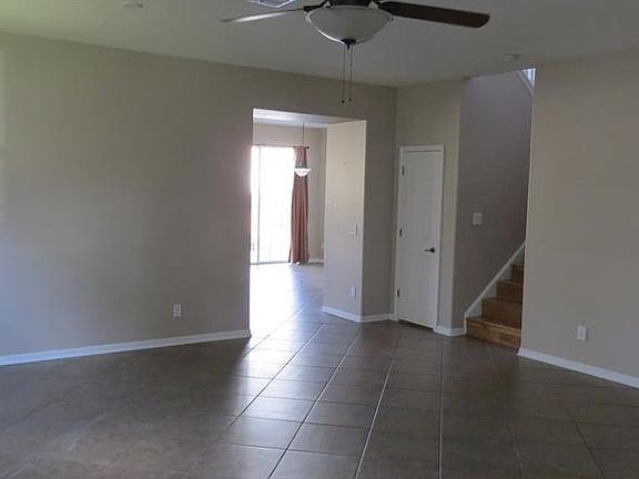 5th image of 17453 Queensland St