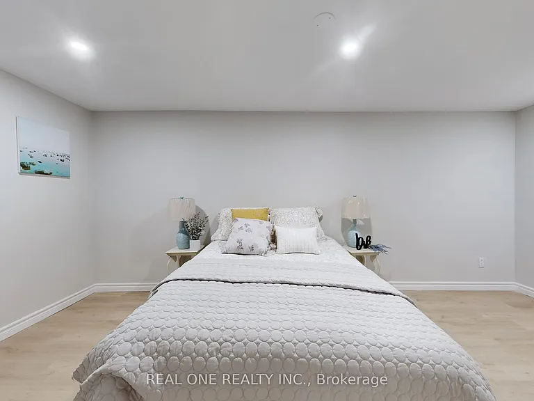 27 Gladiola Ct E — Photo 7