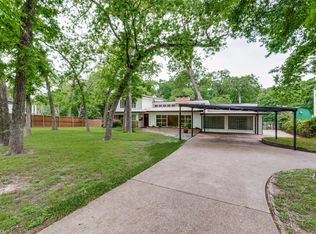 9411 Vinewood Dr, Dallas, TX 75228