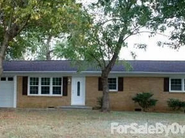 1918 Mountainbrook Dr, Gastonia, NC 28052