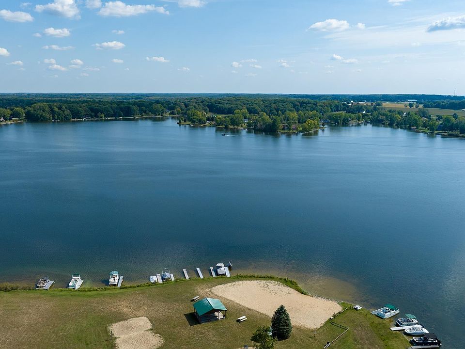 1083 Lincoln Dr, Lake Isabella, MI 48893 MLS 1916058 Zillow