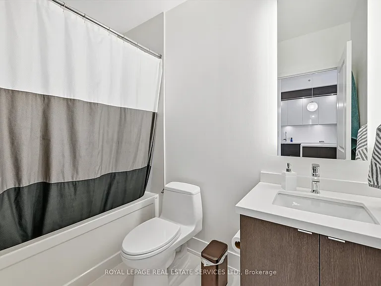 1284 Guelph Line #111 — Photo 37