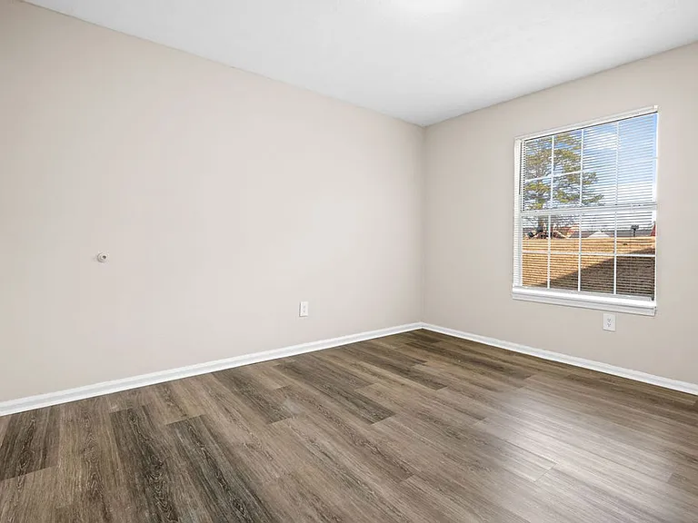 Castle Creek Apartments: Welcome Home to Comfort and Premier Living in Decatur, GA — Photo 36