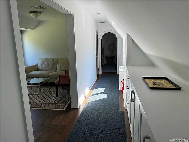 8 Valley Rd — Photo 28