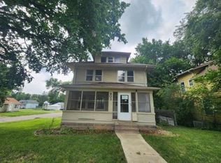 803 N 6th St, Estherville, IA 51334
