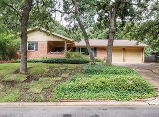 821 Wade Dr, Bedford, TX 76022